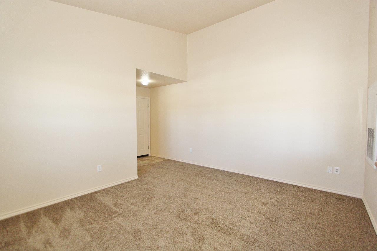 11840 W Cloverbrook Ln #201 - Photo 3 of 24