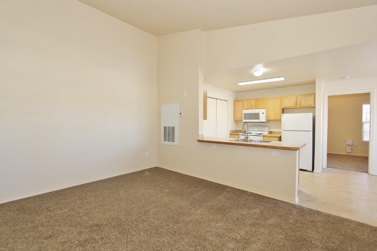 11840 W Cloverbrook Ln #201 - Photo 4 of 24