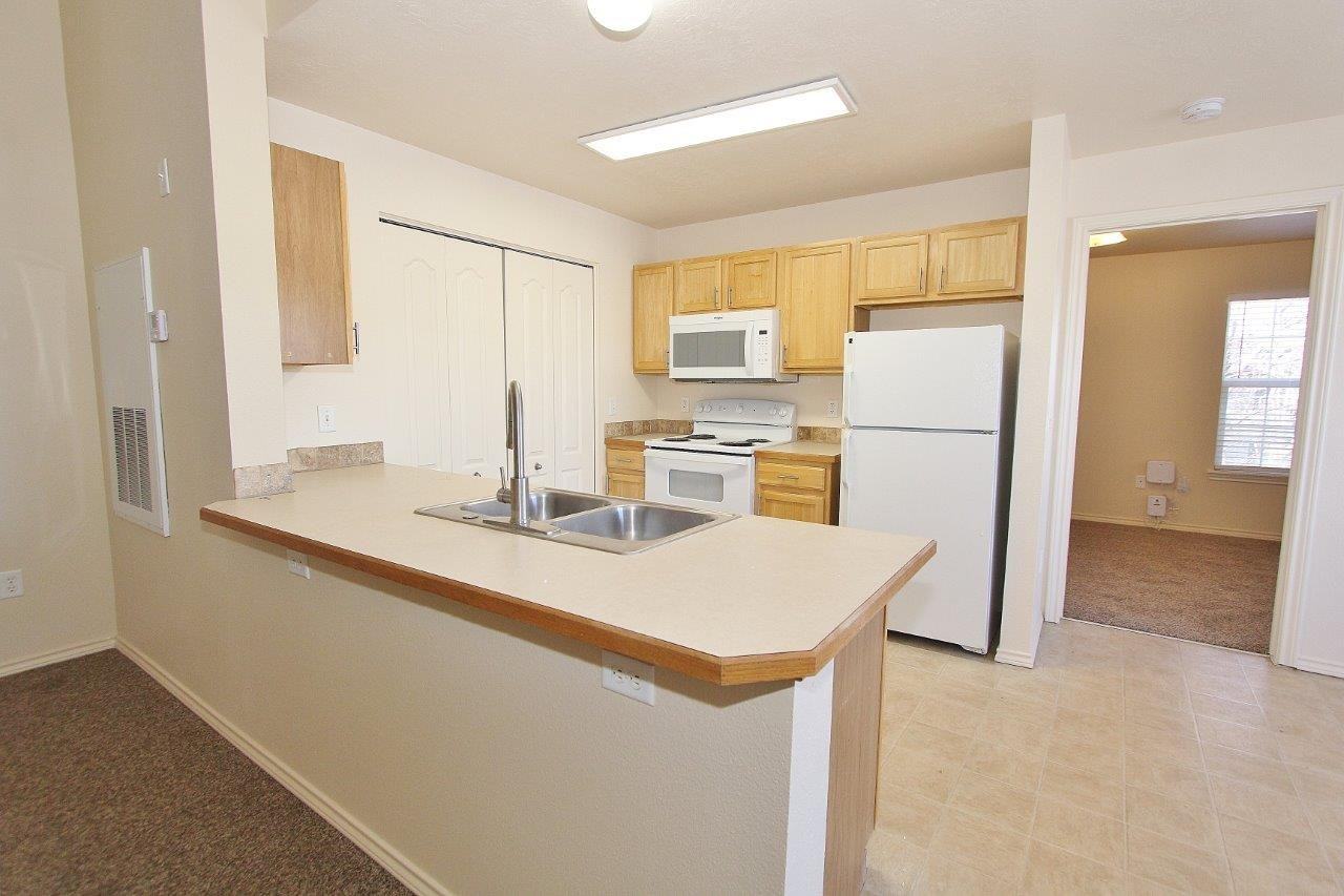 11840 W Cloverbrook Ln #201 - Photo 6 of 24