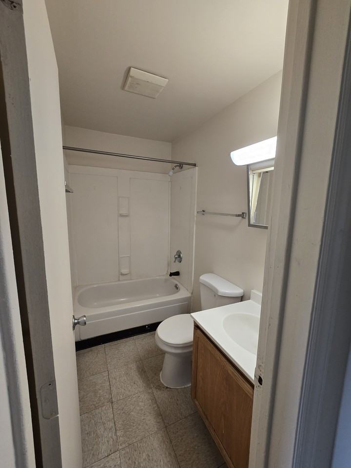410 E Bruce Ave #410-4 - Photo 6 of 8
