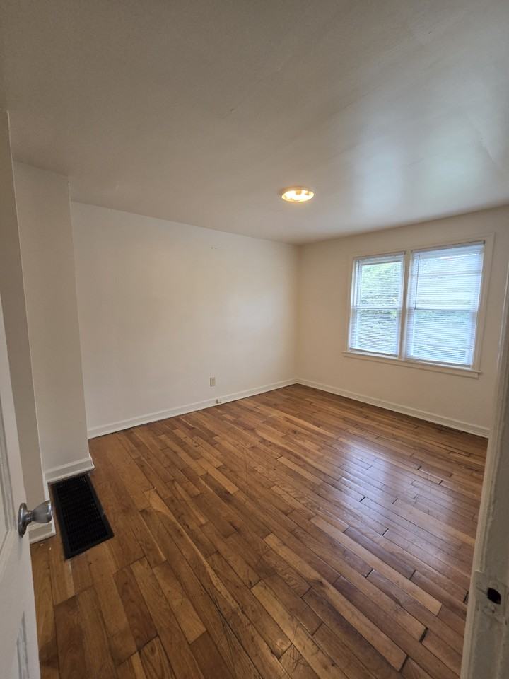 410 E Bruce Ave #410-4 - Photo 7 of 8