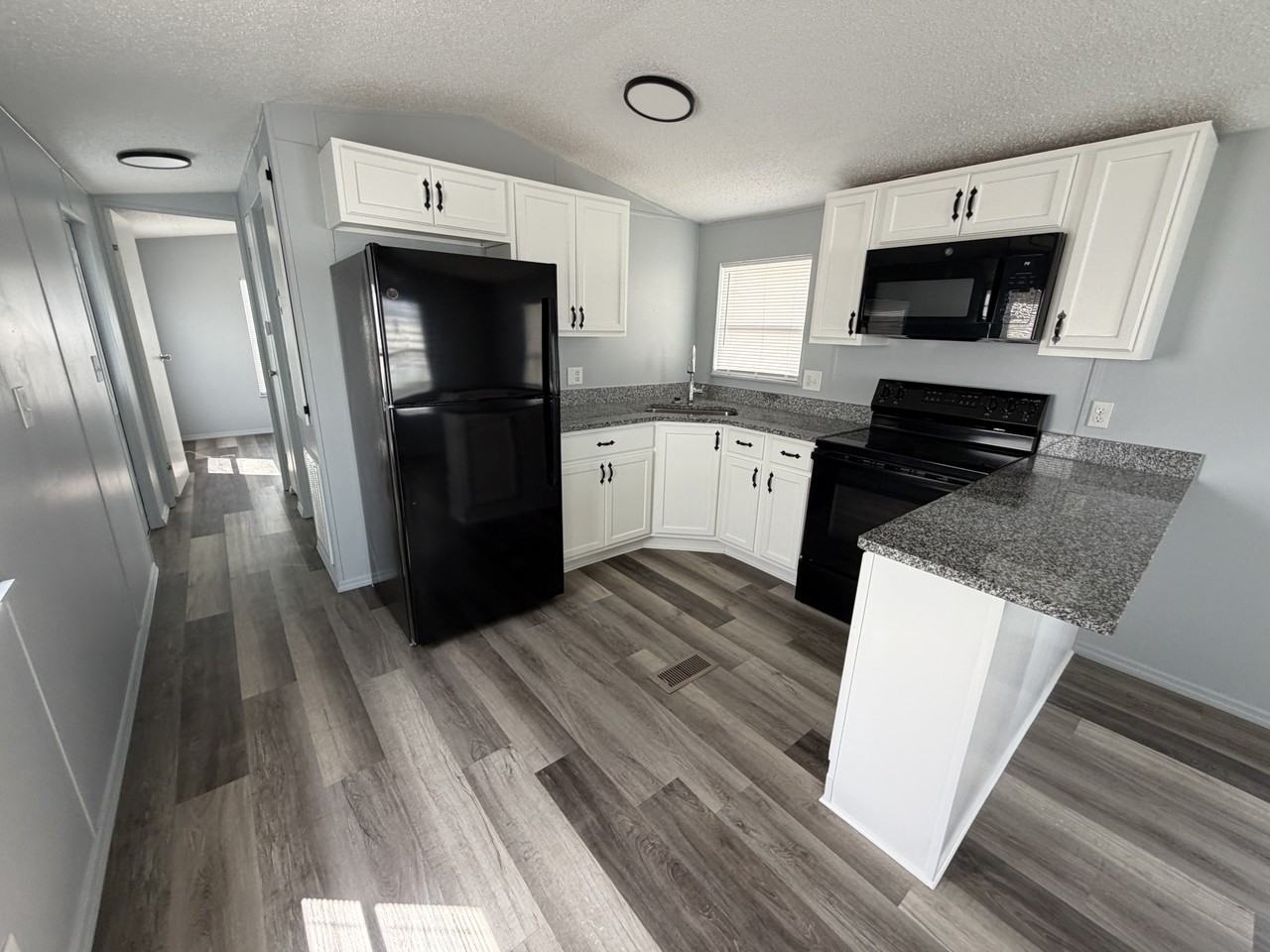 3128 Penny Loop - Photo 2 of 8