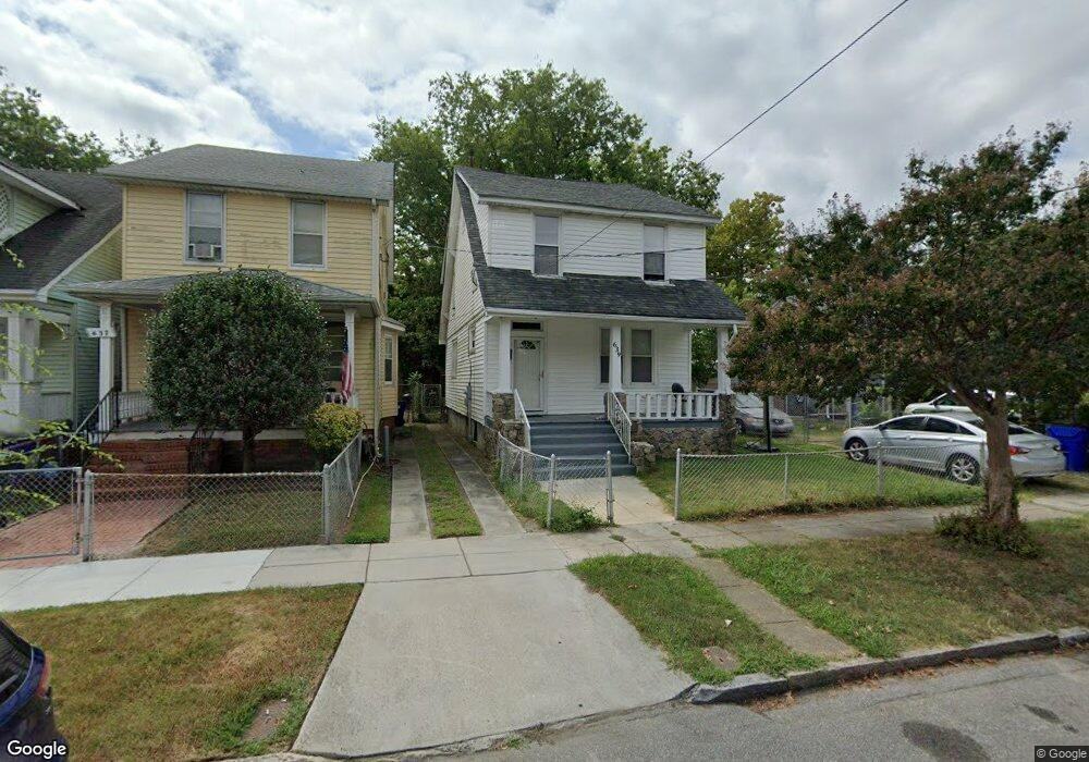 639 W 36th St - Photo 2 of 2