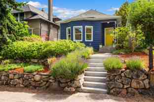 2418 Queen Anne Ave N - Photo 1 of 1