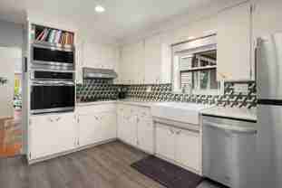 2418 Queen Anne Ave N - Photo 1 of 1