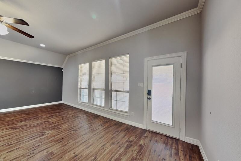 601 Green Pointe Dr - Photo 3 of 22