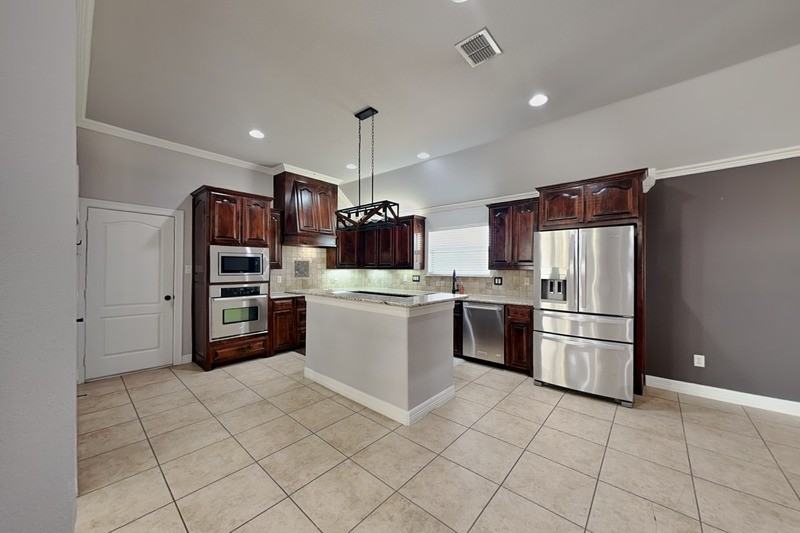 601 Green Pointe Dr - Photo 5 of 22