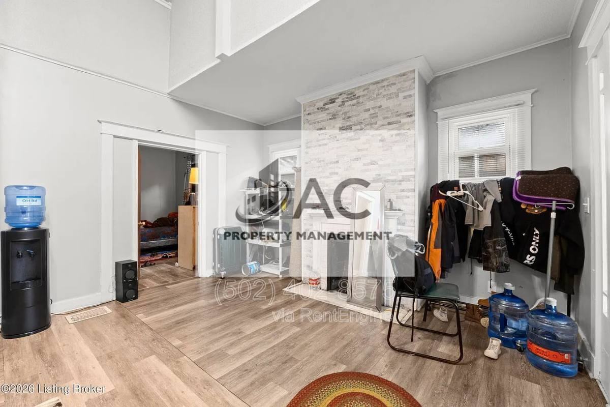1456 Beech St - Photo 7 of 10