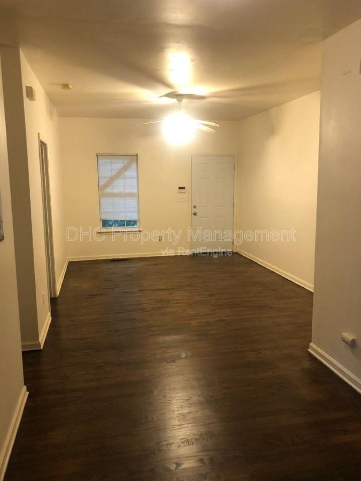 Avenue Pl - Photo 4 of 10
