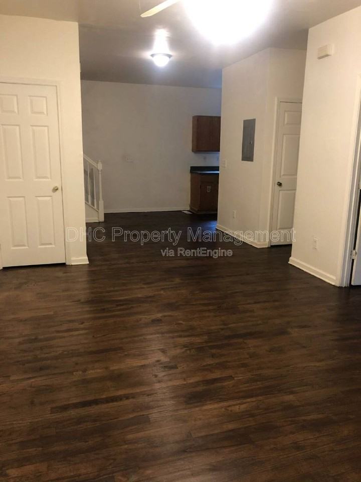 Avenue Pl - Photo 5 of 10