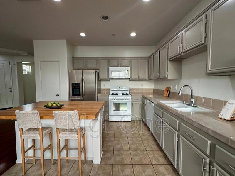 4485 Spring Knolls Ct - Photo 3 of 26
