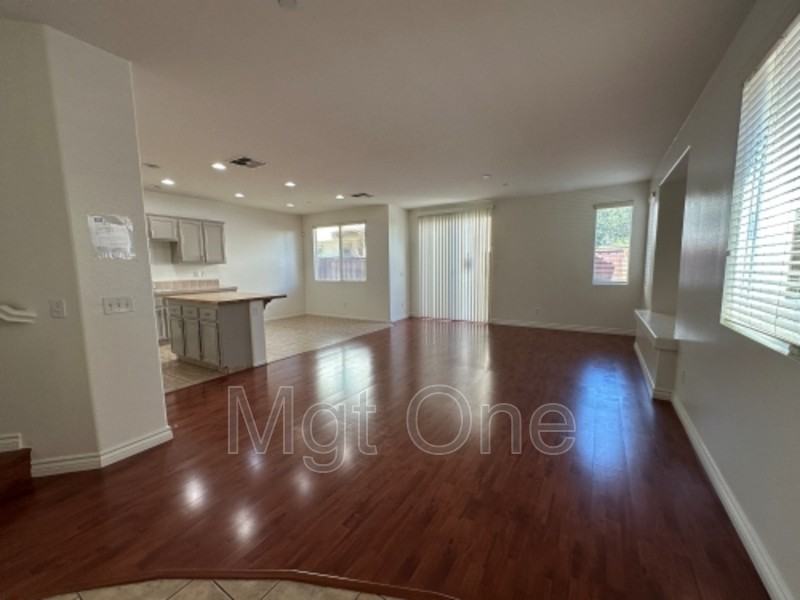 4485 Spring Knolls Ct - Photo 6 of 26