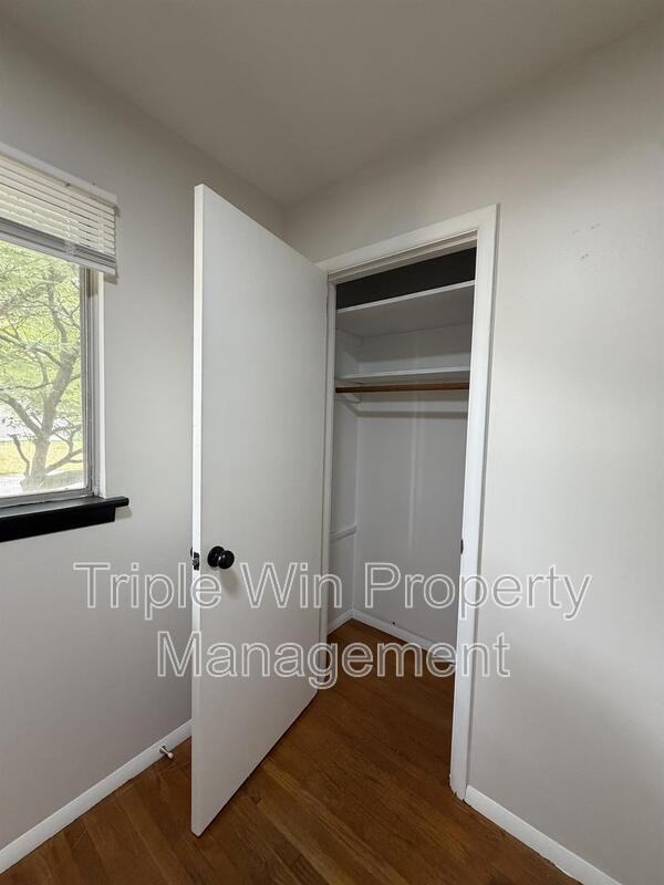 1439 Widefields Ln - Photo 7 of 20
