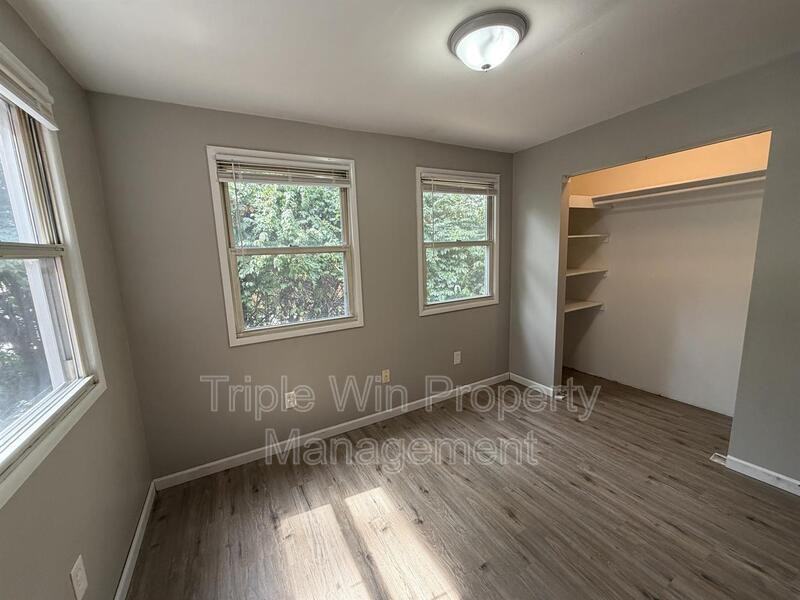 1629 Redman Rd - Photo 6 of 28