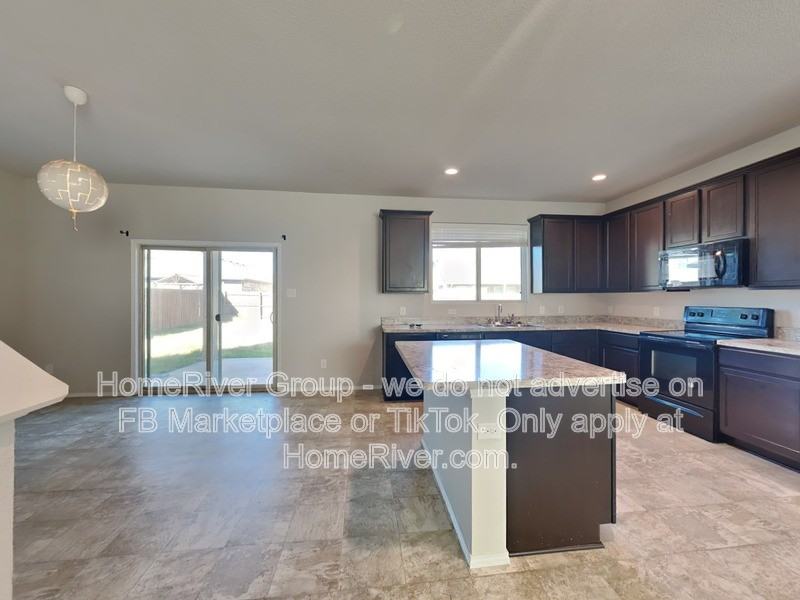 6256 Topsail Dr - Photo 7 of 31