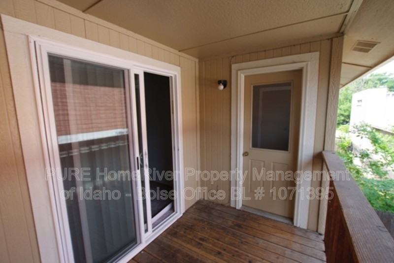 262 N Latah St #202 - Photo 5 of 16