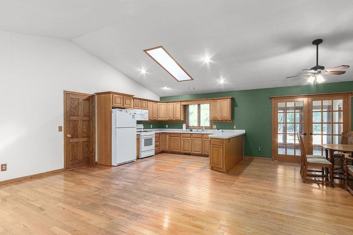 4306 S Indian Lake Dr - Photo 4 of 18