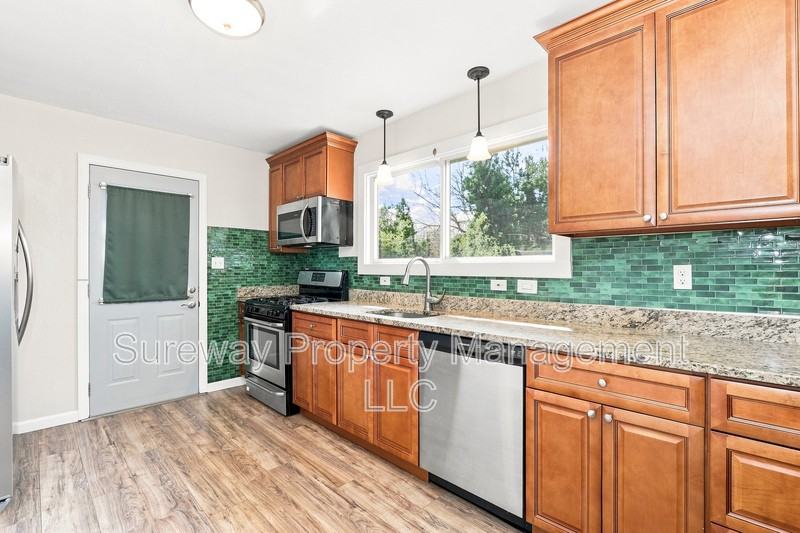 213 Cardinal Ln - Photo 4 of 20