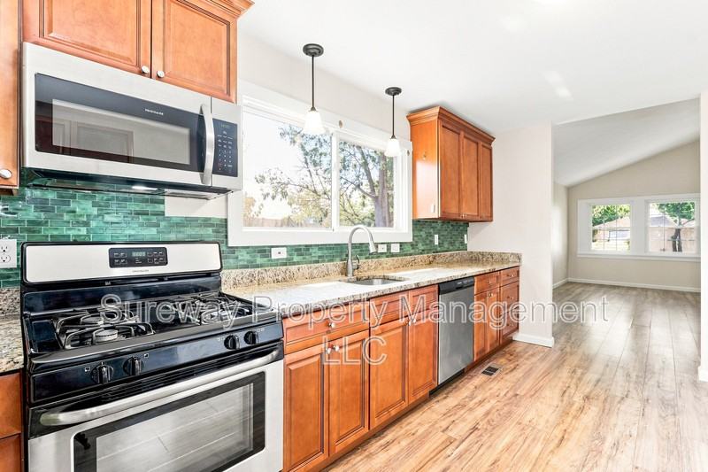 213 Cardinal Ln - Photo 5 of 20