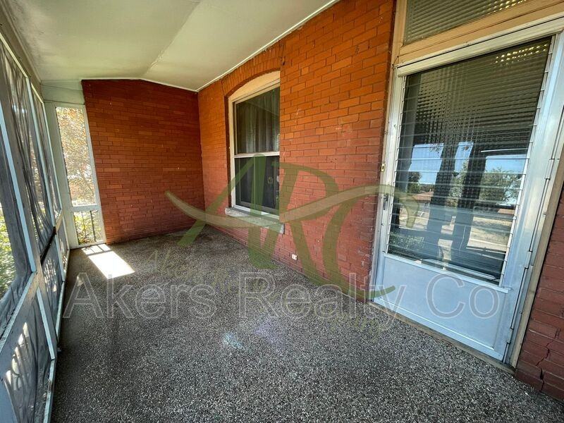 501 Van Buren St - Photo 2 of 28