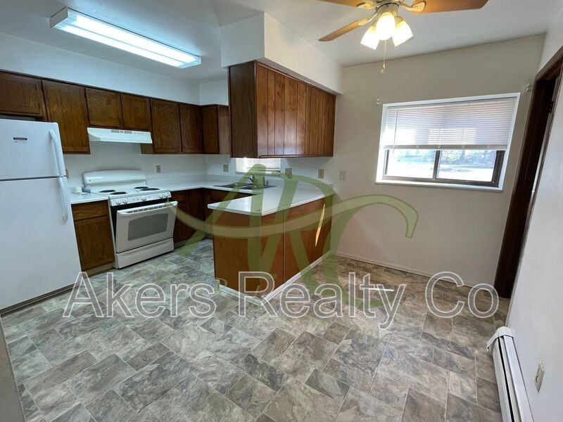 1320 Anita St - Photo 4 of 13