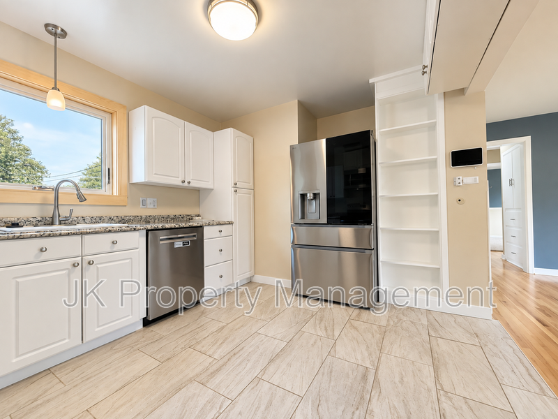 3209 5th Ave S - Photo 4 of 39
