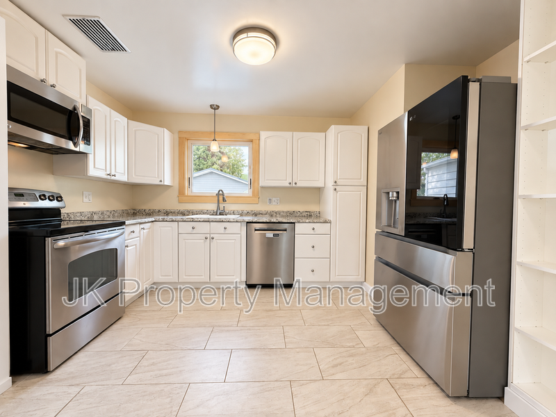 3209 5th Ave S - Photo 5 of 39