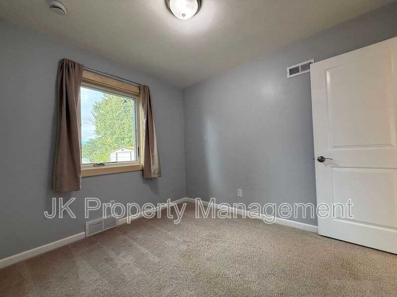 3209 5th Ave S - Photo 7 of 39