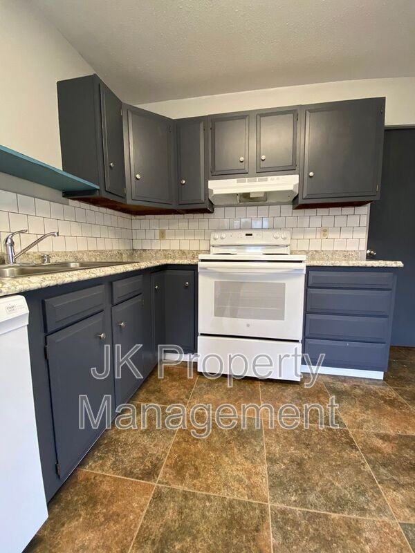 4629 5th Ave S #01 - Photo 2 of 10