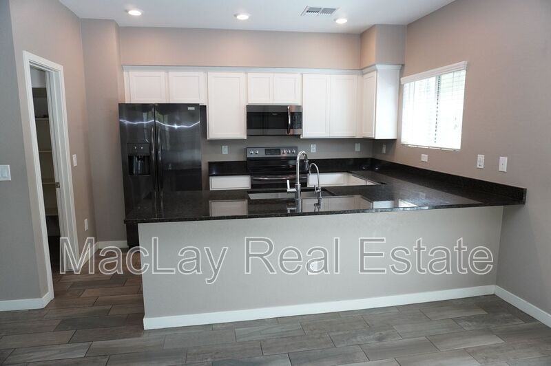 1885 E Frye Rd #102 - Photo 2 of 32
