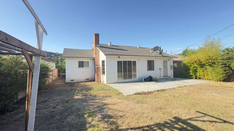 427 E Haltern Ave - Photo 2 of 3