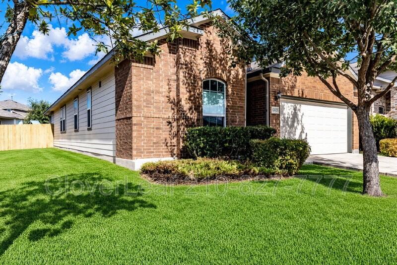 12425 Belfort Pt - Photo 4 of 33