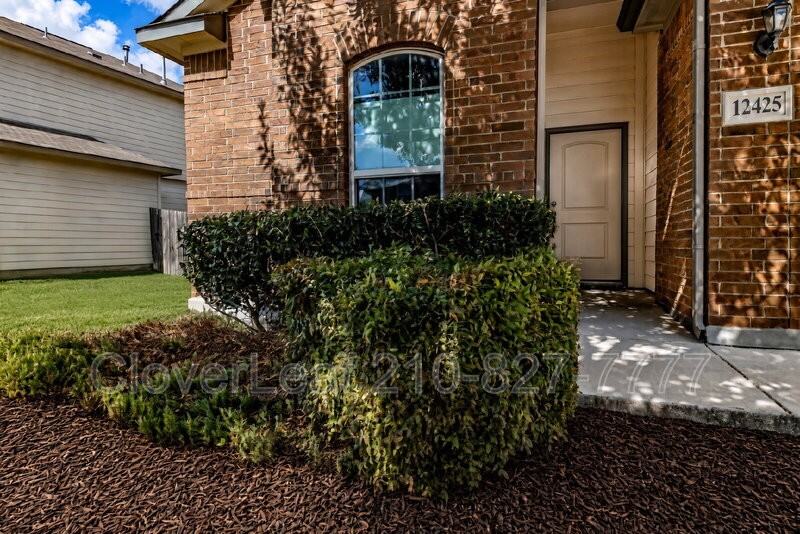 12425 Belfort Pt - Photo 6 of 33