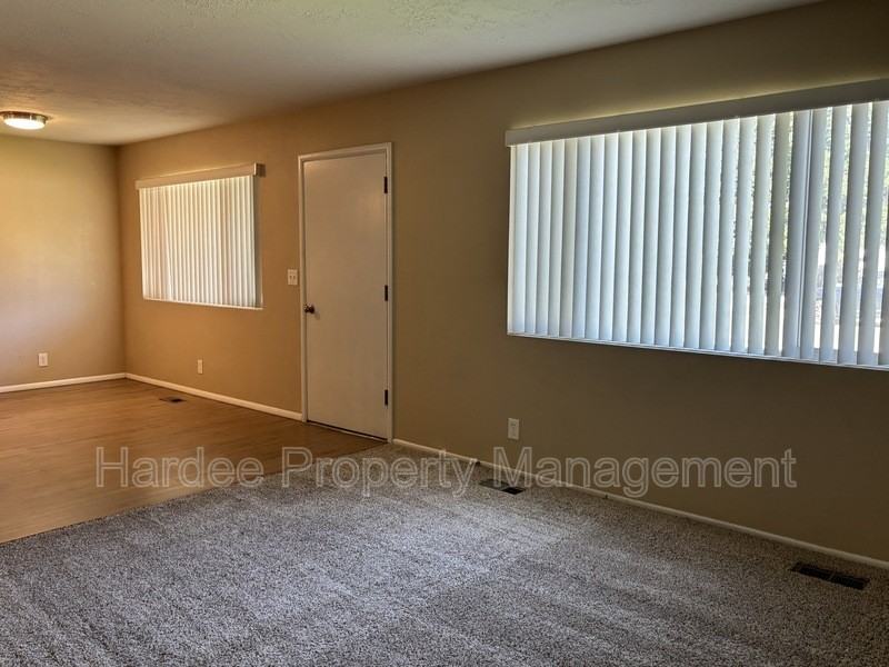 1109 W Dundee St - Photo 6 of 18