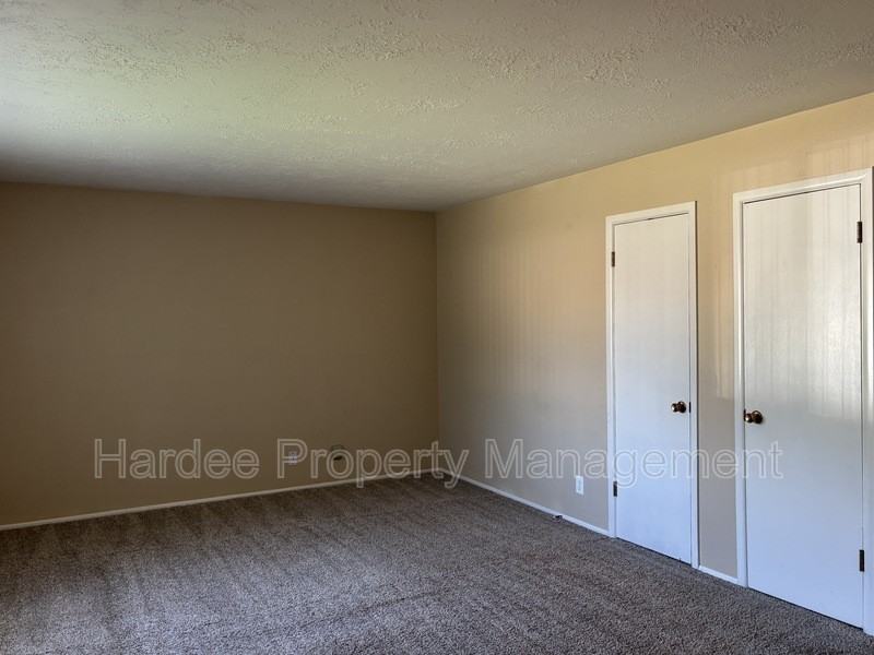 1109 W Dundee St - Photo 7 of 18