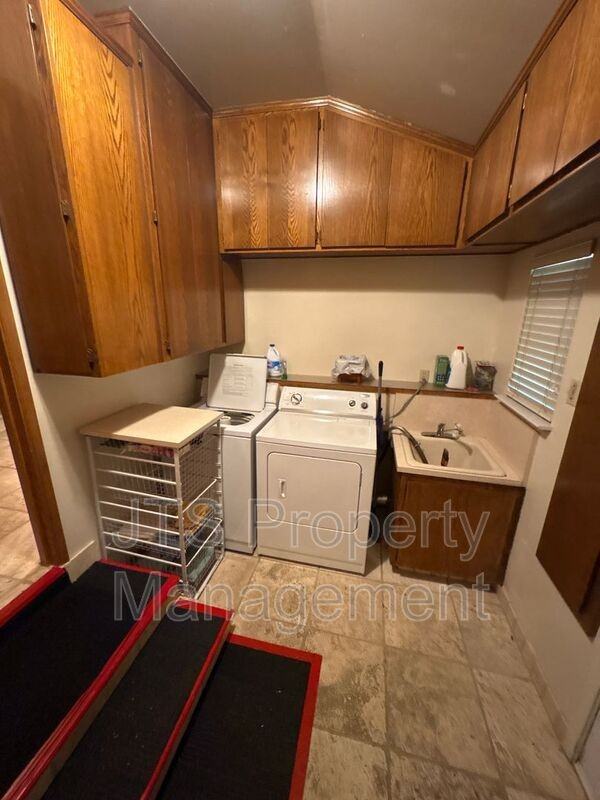 6116 Mauer Ave - Photo 4 of 25