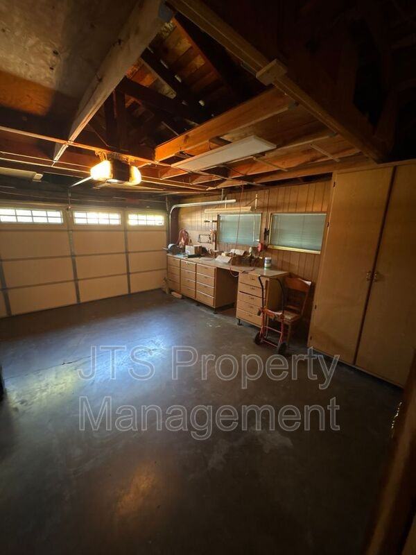 6116 Mauer Ave - Photo 5 of 25