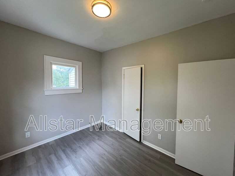 3293 E 121st St - Photo 3 of 15