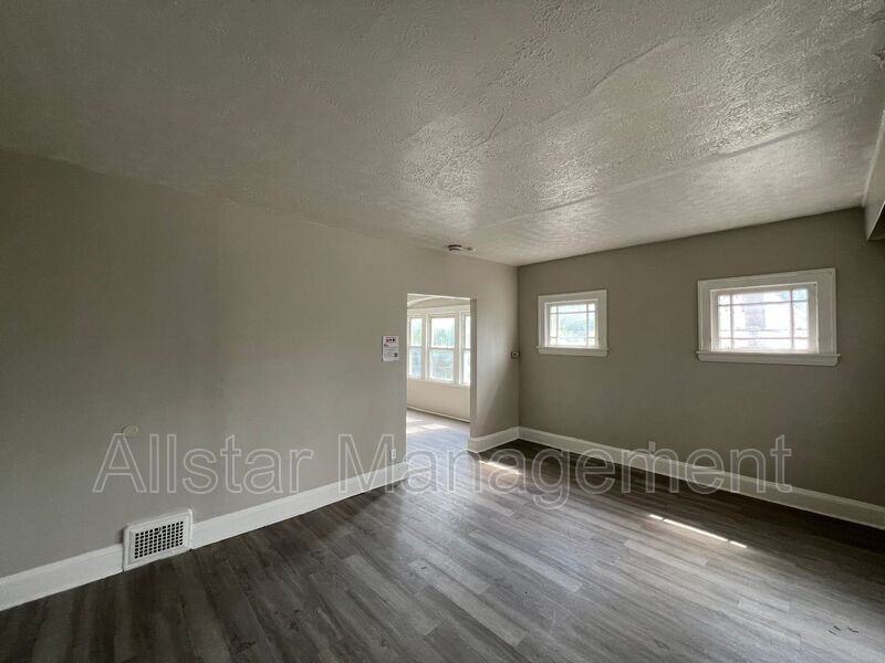 3293 E 121st St - Photo 6 of 15