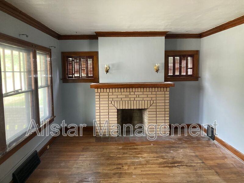 17202 Grovewood Ave #DOWN - Photo 5 of 9