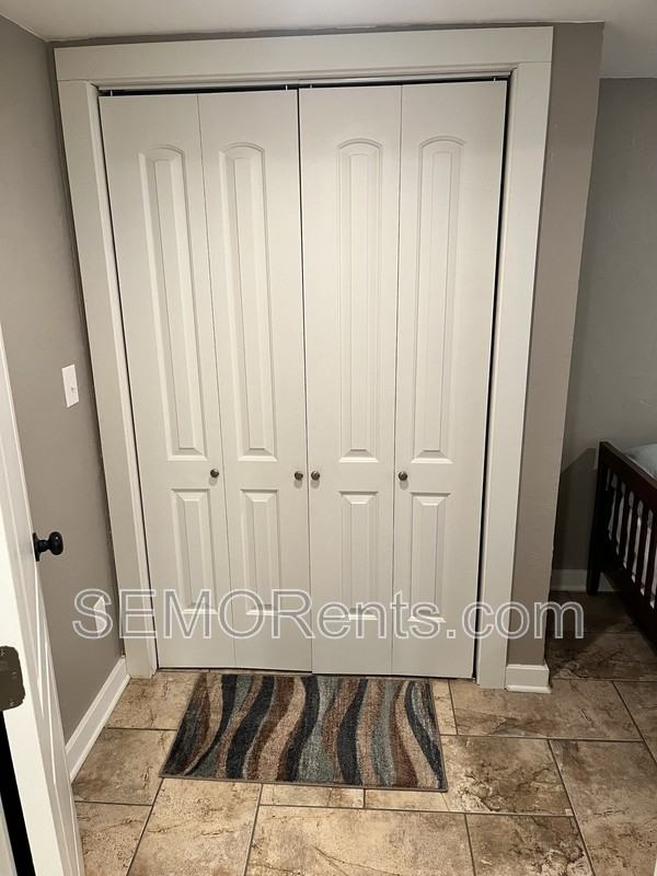 635 Perry Ave - Photo 5 of 9