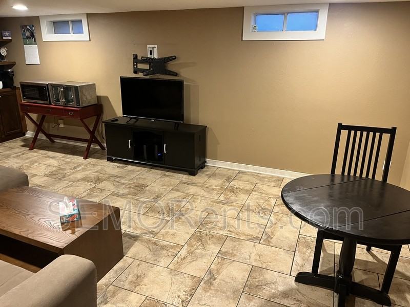 635 Perry Ave - Photo 7 of 9