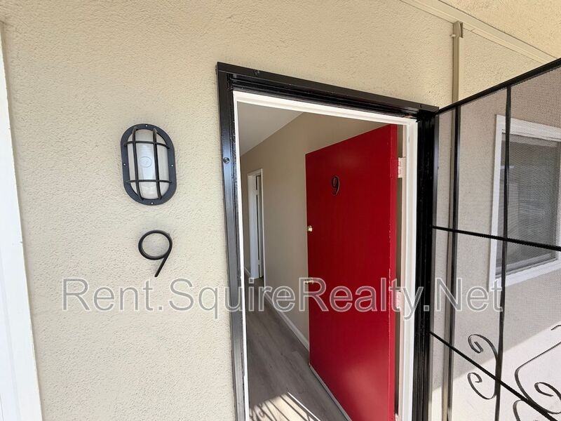 936 W Foothill Blvd #9