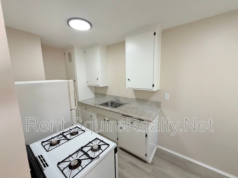 840 N Angeleno Ave #2 - Photo 3 of 13
