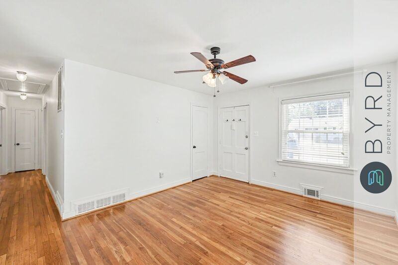4704 Cutshaw Ave - Photo 4 of 30