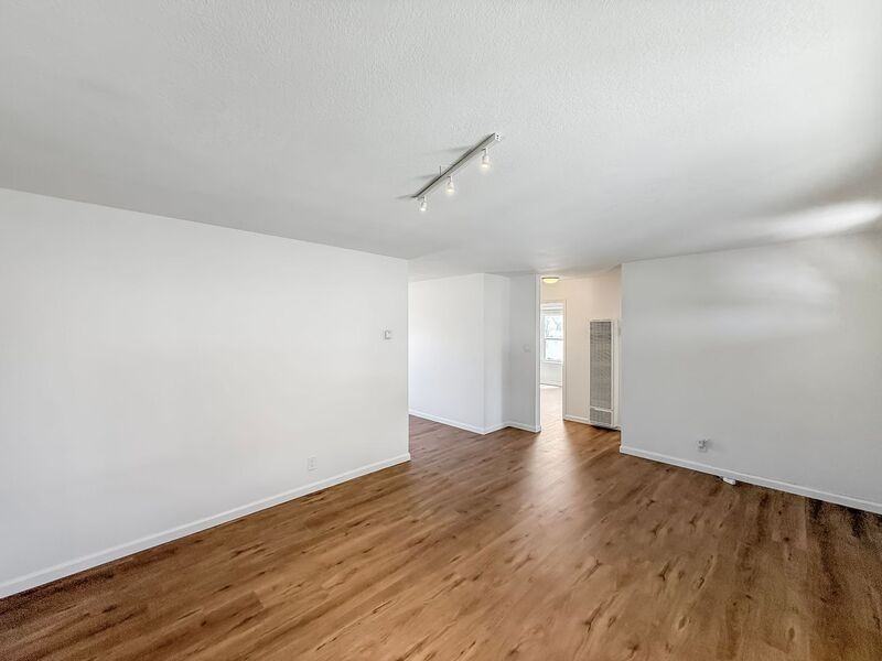 761 N Citrus Ave - Photo 2 of 13