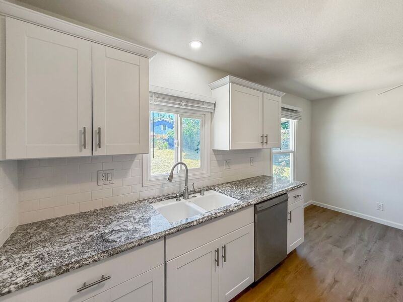 761 N Citrus Ave - Photo 5 of 13