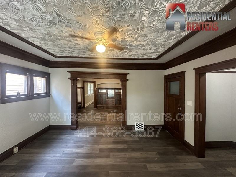 3027 N 6th St - Photo 4 of 12