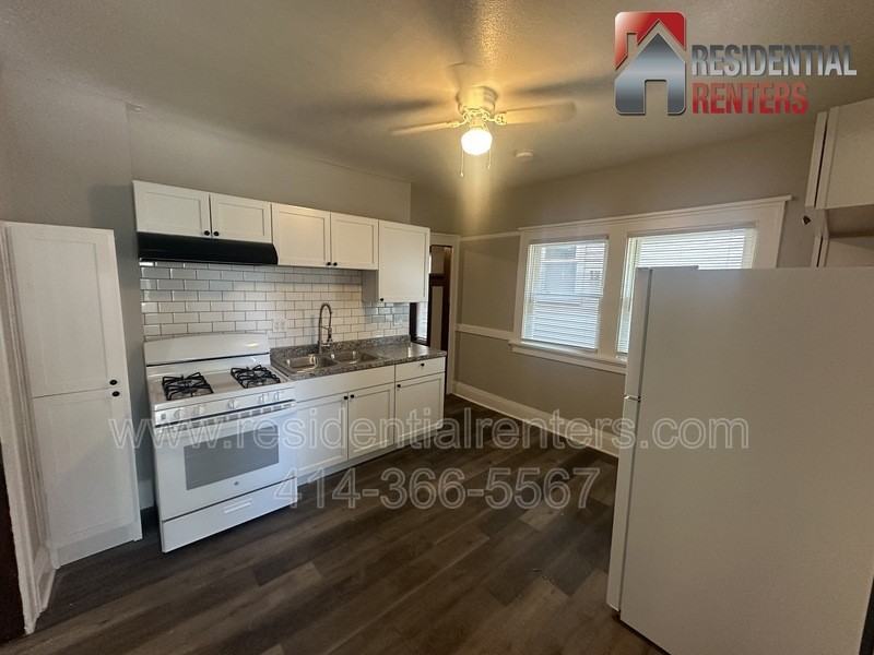 3027 N 6th St - Photo 5 of 12