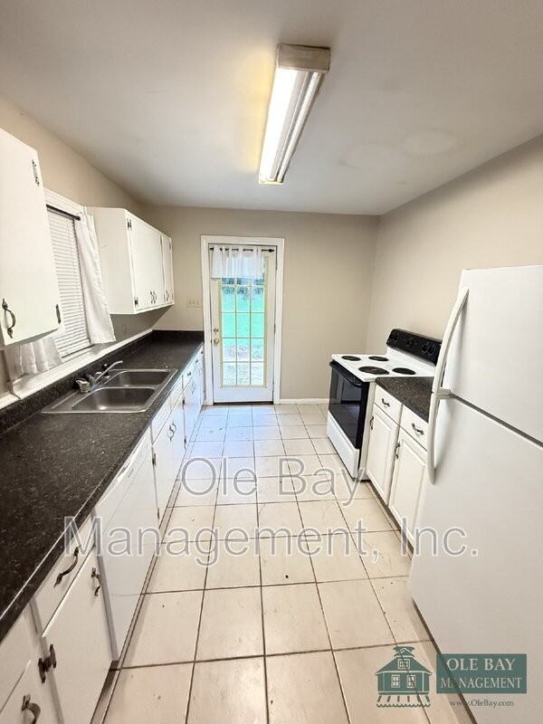 119 Barbara Mitchell Dr E - Photo 6 of 9